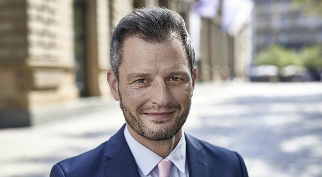 Jahresendrally geht weiter: RoboMarkets - Technische Analyse DAX (15.12.2025)