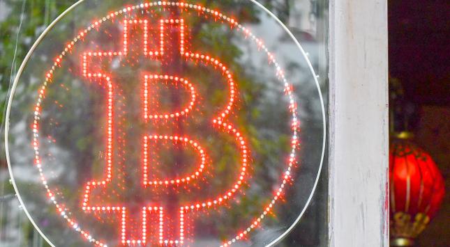Bitcoin: Die Wahnsinnsprognose von John McAfee 