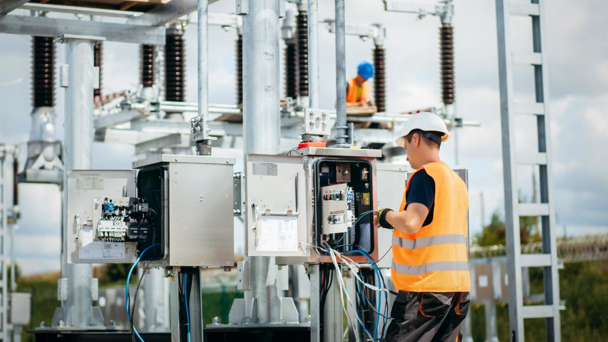 Entergy Employees Distribute Toys, Spread Holiday Joy at The Times-Picayune Doll And Toy Fund Event