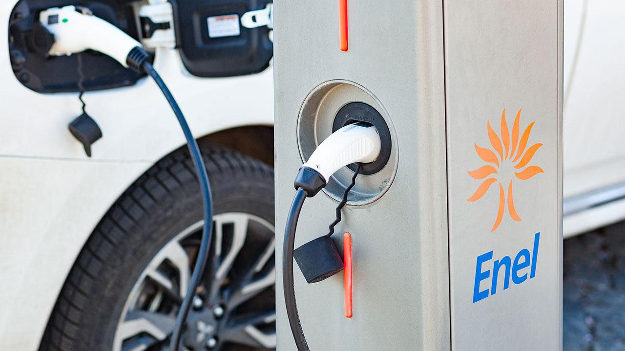 ROUNDUP: Enel wird etwas optimistischer - Aktie fällt dennoch leicht