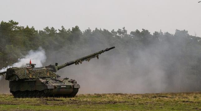 Scholz kündigt mehr kontinuierliche Waffenlieferungen an Ukraine an