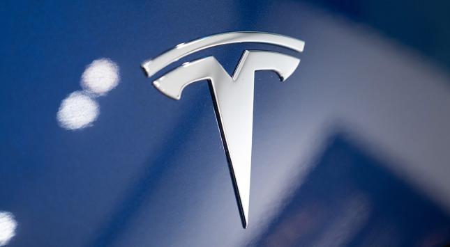 Tesla hebt Preis für SUV-Model in den USA an