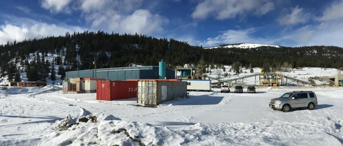 Neue Adern bestätigt - Nicola Mining weist auf Dominion-Projekt mehr als 100 g/t Gold nach